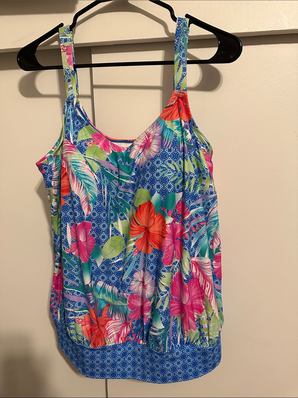 NWOT Colorful women’s swim top